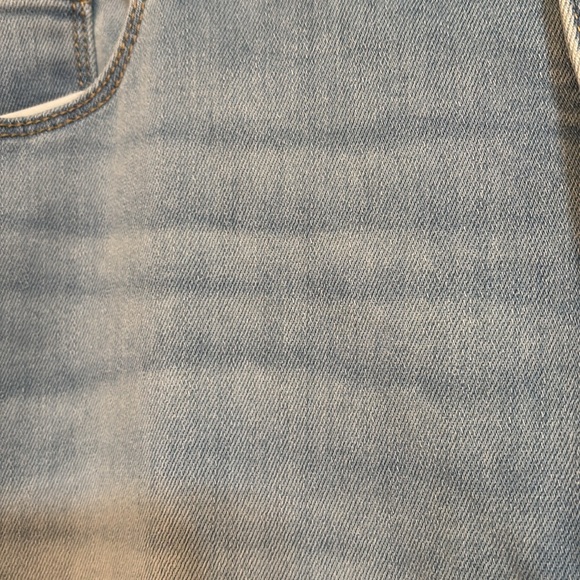 Women’s light blue wash, universal thread size 16w jeans button fly - Picture 3 of 7